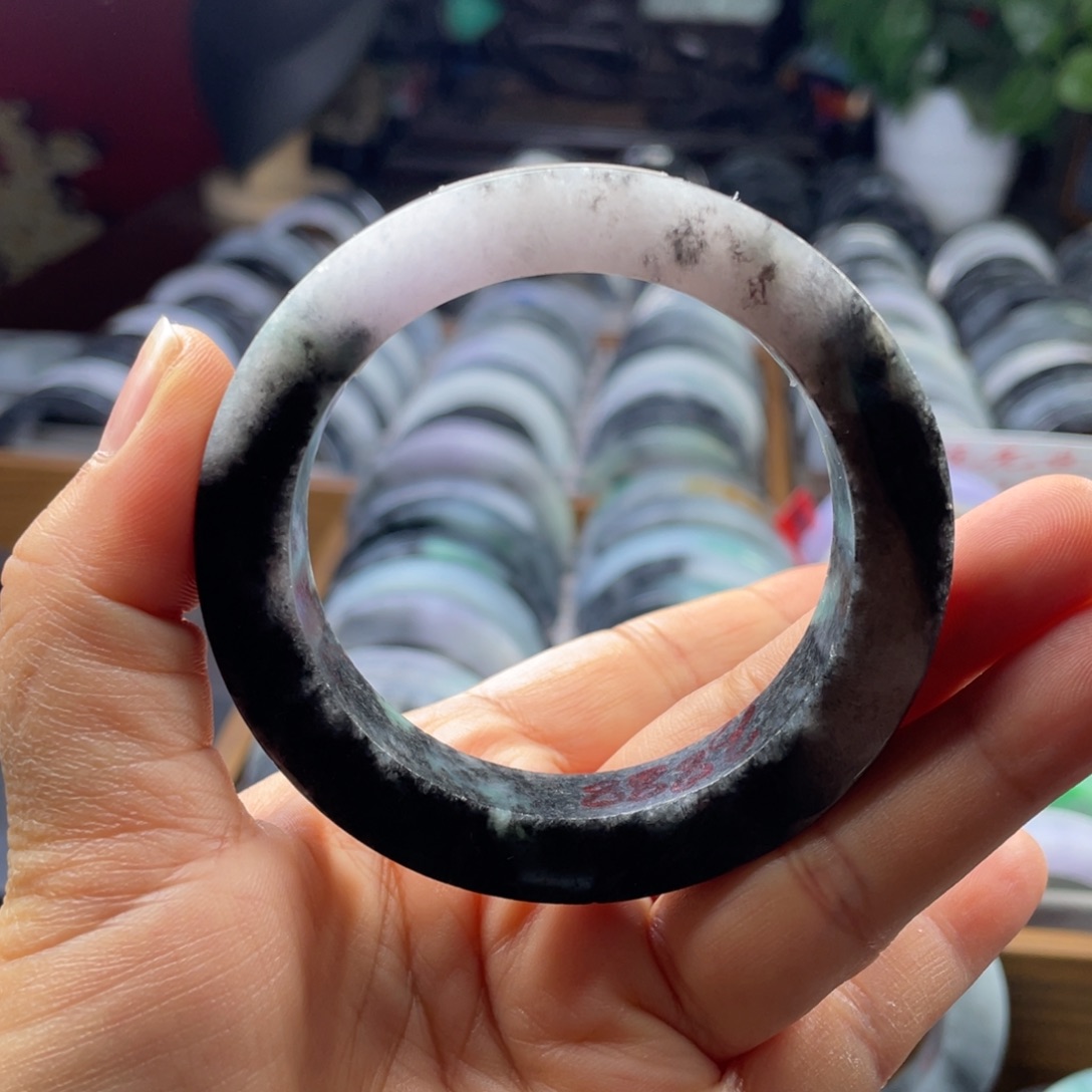 定制翡翠未镶嵌翡翠手镯