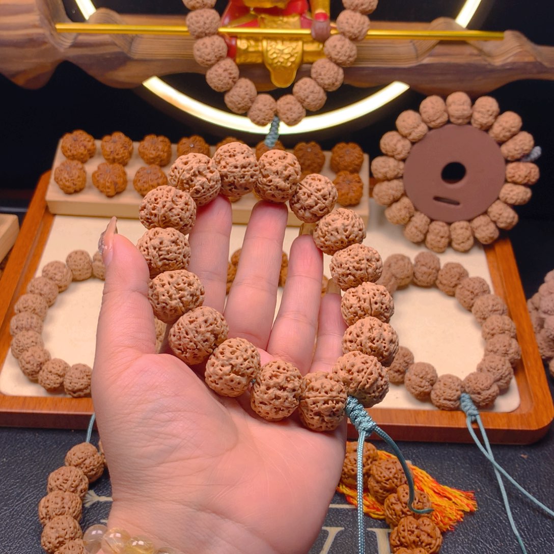 金刚菩提手串22尺寸方块蜂王