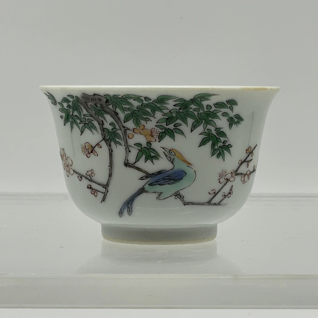 A81100五彩花鸟茶盏