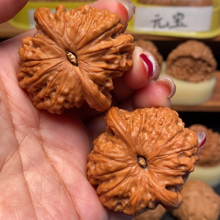 旭***夕吊坠文玩核桃45血麒麟