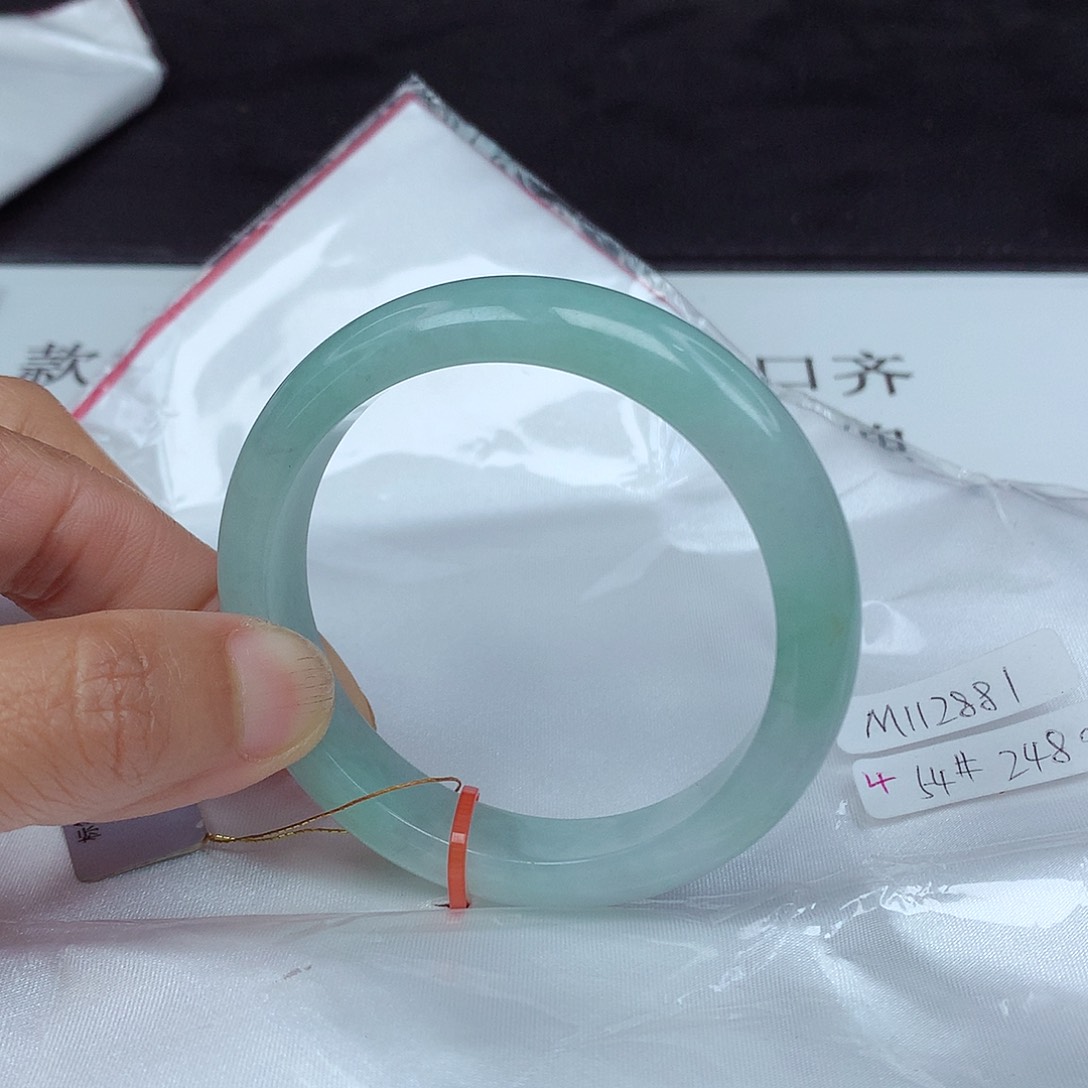 翡翠手镯未镶嵌54圈2881