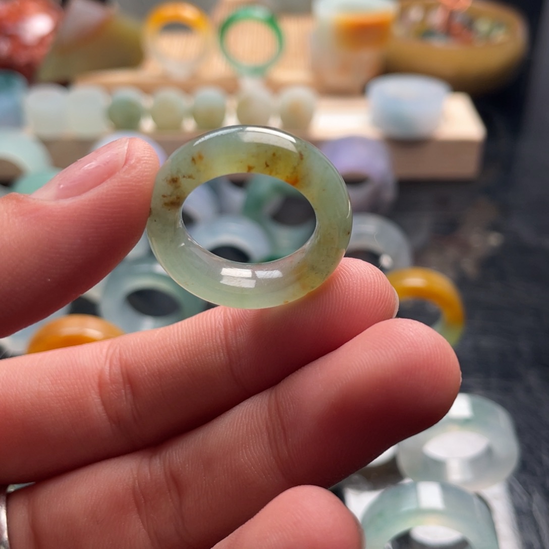 定制翡翠未镶嵌漓*戒指