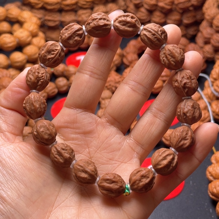 文玩核桃吊坠小赤龙