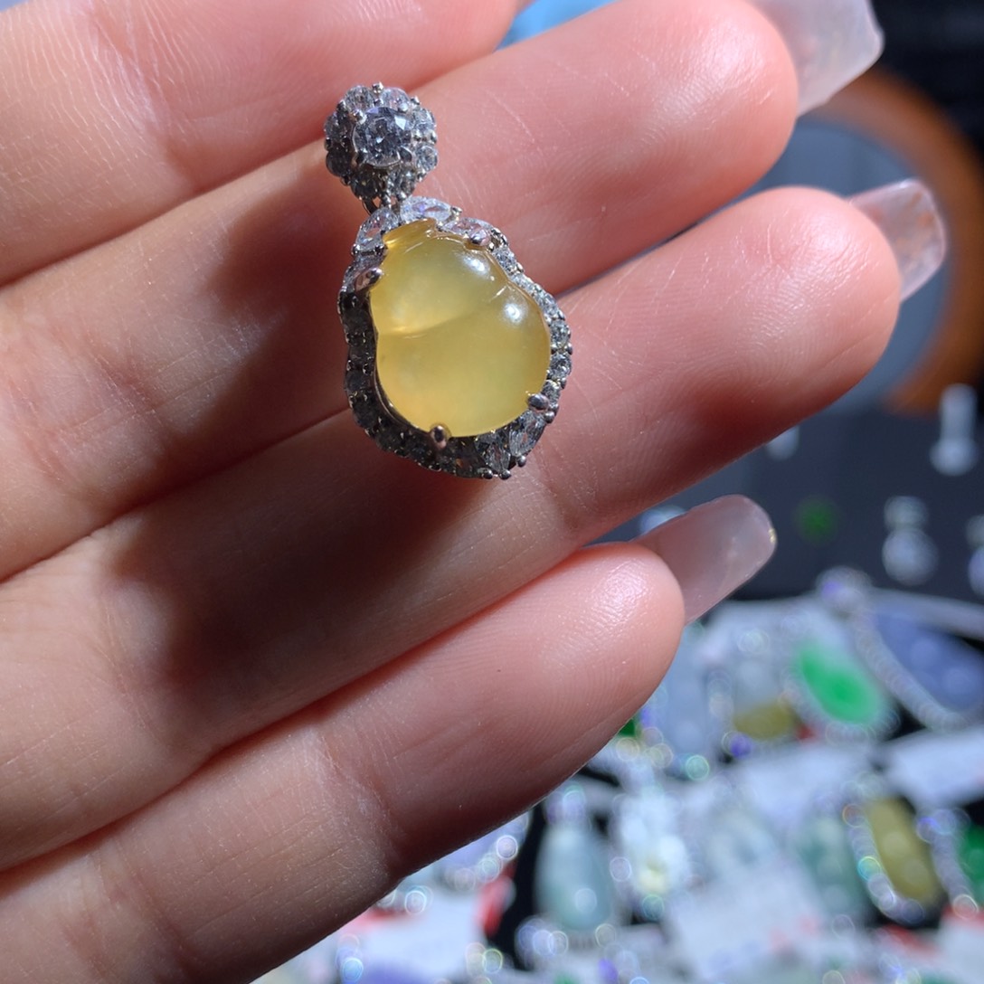 翡翠颈饰银S925镶嵌天然翡翠A货缅料高冰黄翡葫芦