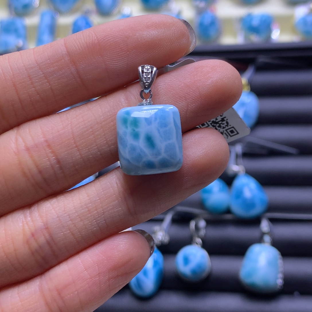 针钠钙石（海纹石）未镶嵌颈饰无事牌吊坠色差略异