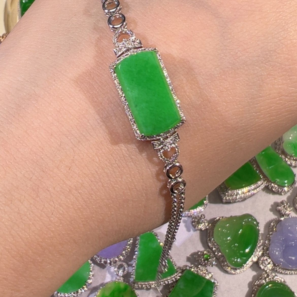 【闪购商品】翡翠吊坠(不含链)18K金镶嵌缅甸翡翠手链