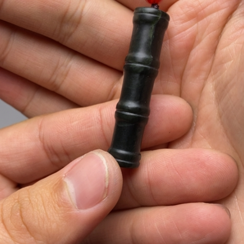 酒***场和田玉未镶嵌颈饰