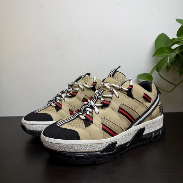 95新 BURBERRY/博柏利 39.5欧码棕色休闲运动鞋老爹鞋