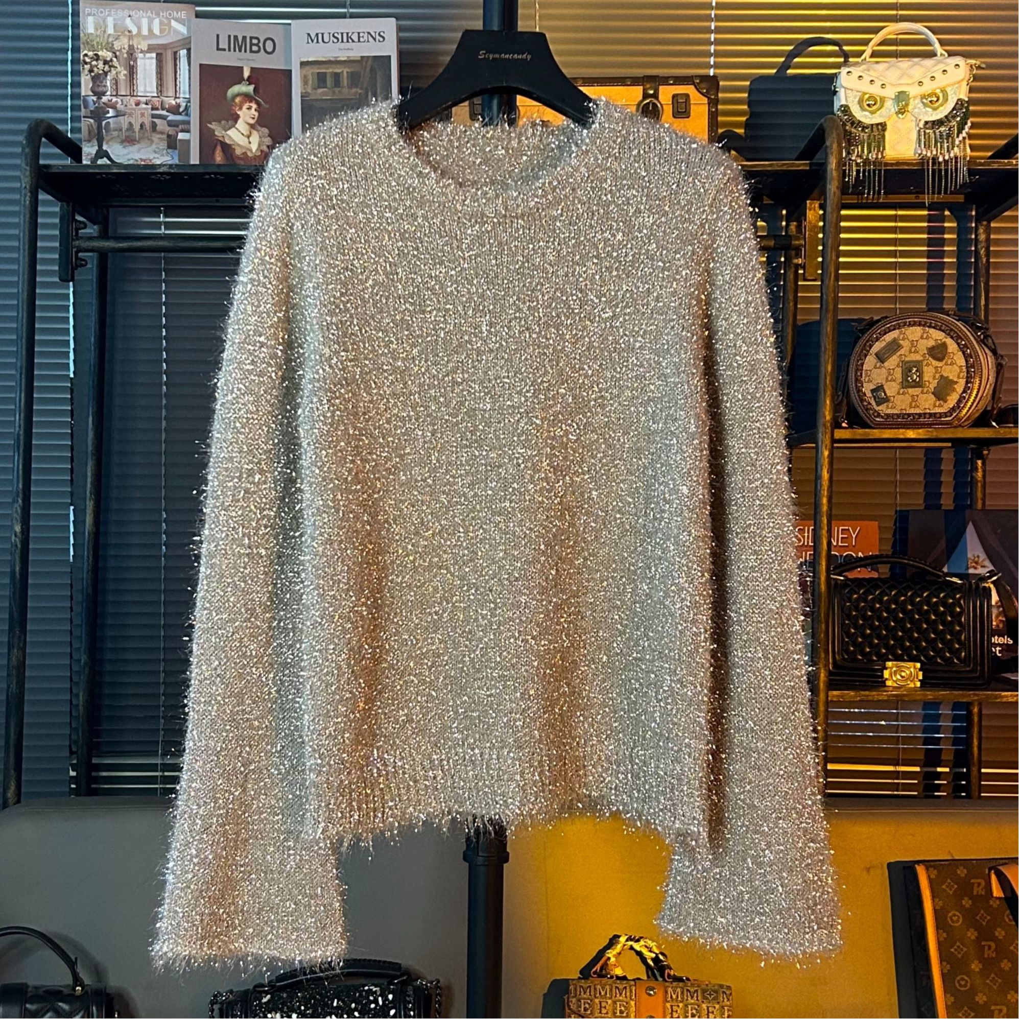 香槟色超软银丝线毛衣套头女内搭时尚2025冬季新款喇叭袖针织衫