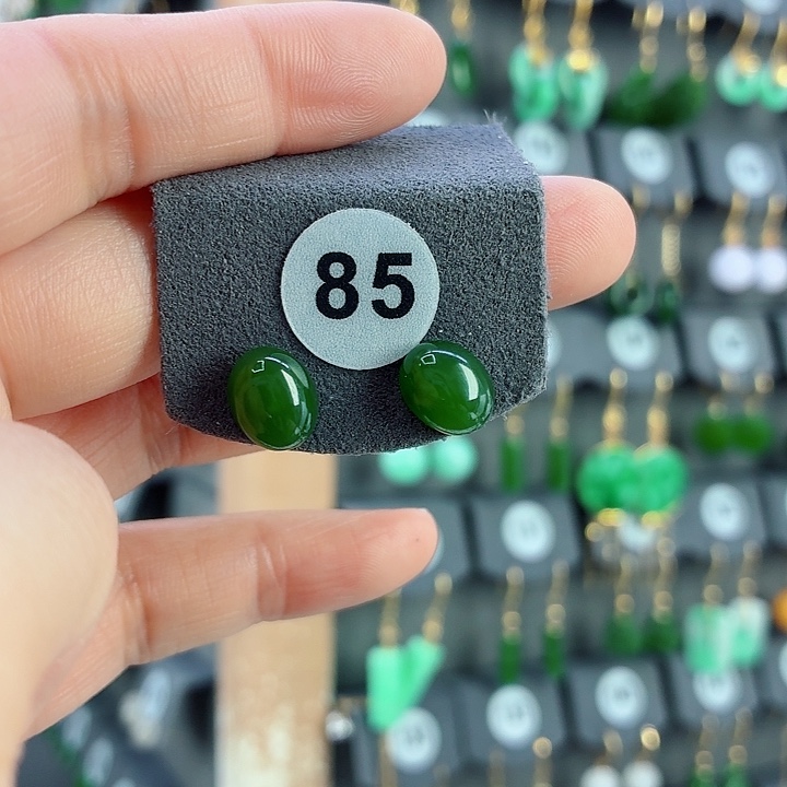 和田玉18K金镶嵌耳饰