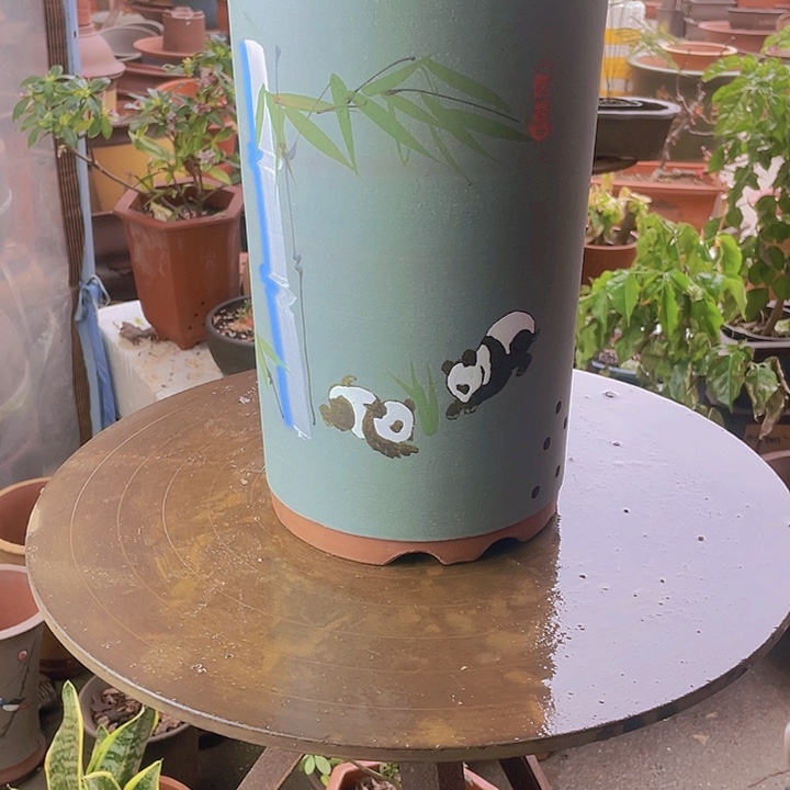 宜兴紫砂蓝熊猫笔筒小