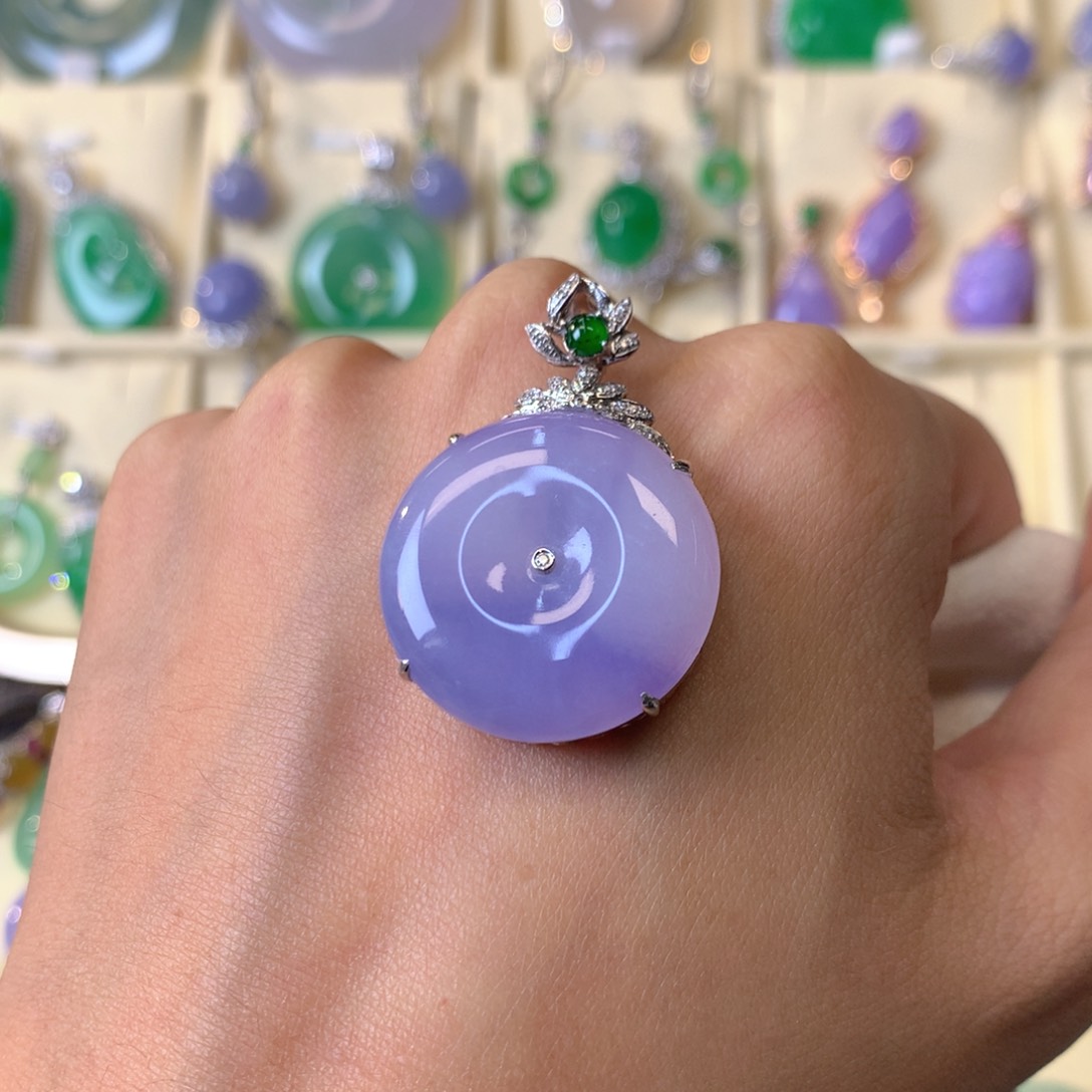 翡翠颈饰18K金镶嵌吊坠