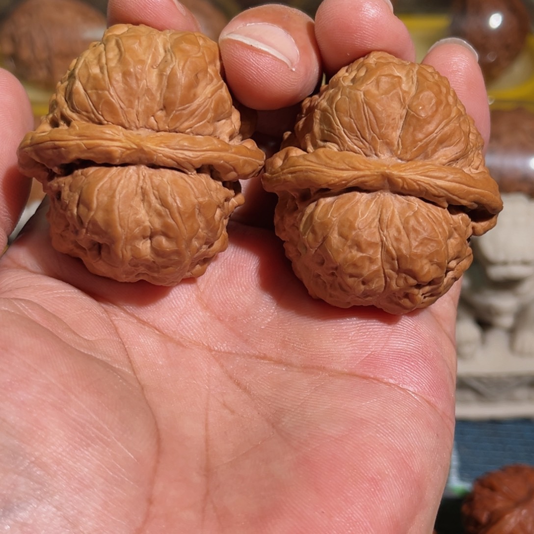 莫***霄文玩核桃把件蛤蟆头