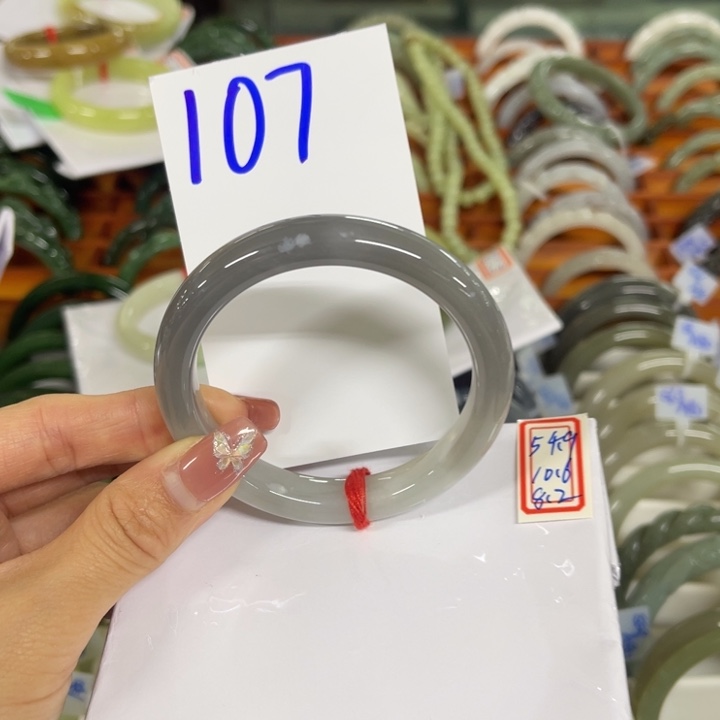 飒***)和田玉未镶嵌手镯