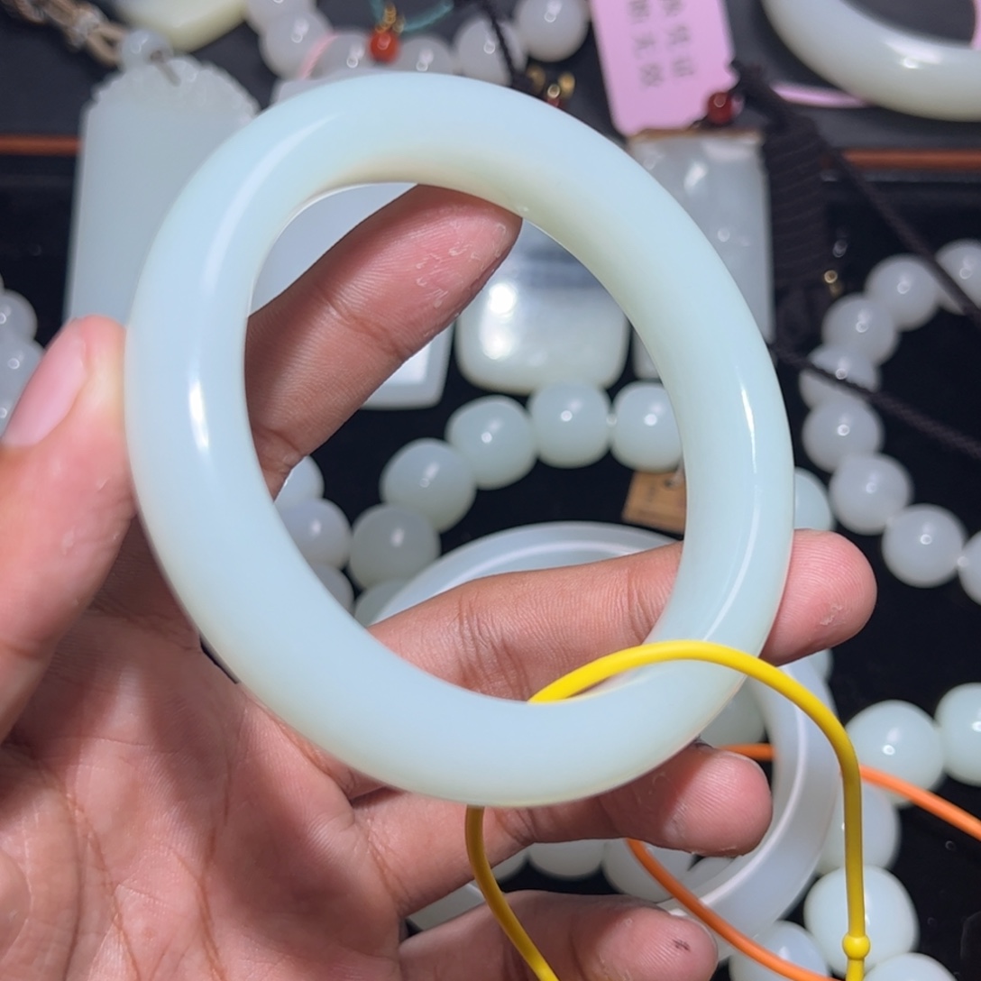 苏***和田玉未镶嵌手链
