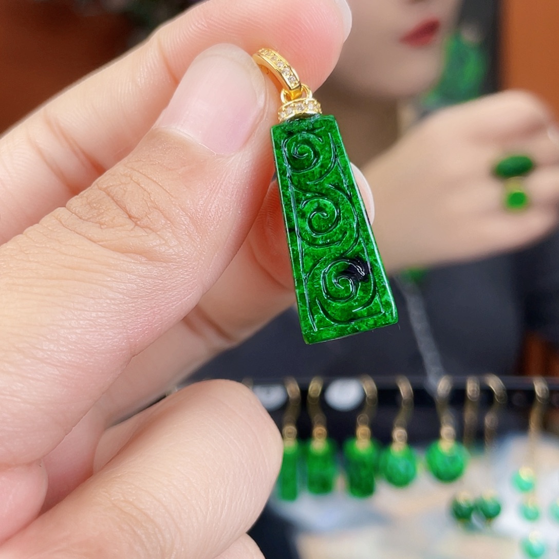 翡翠未镶嵌耳饰饰品