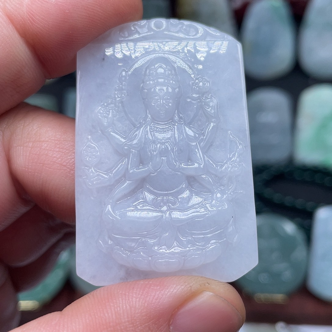 翡翠未镶嵌颈饰山水观音