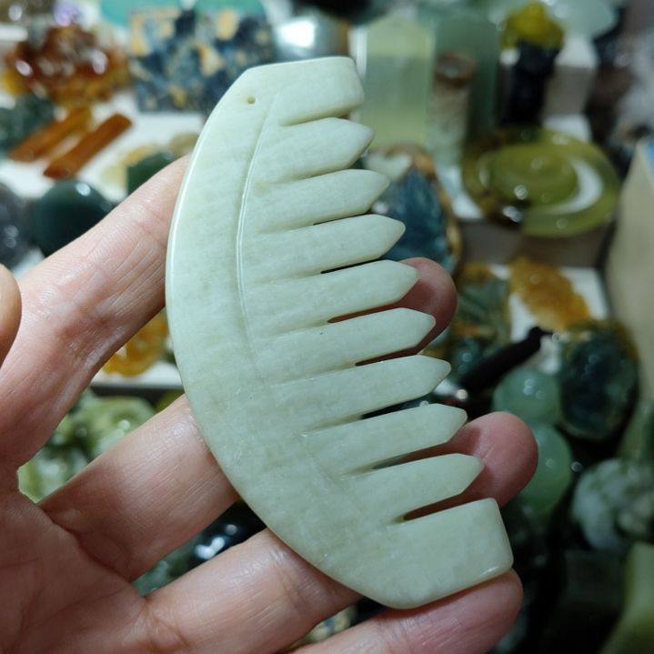 岫玉未镶嵌玉梳子