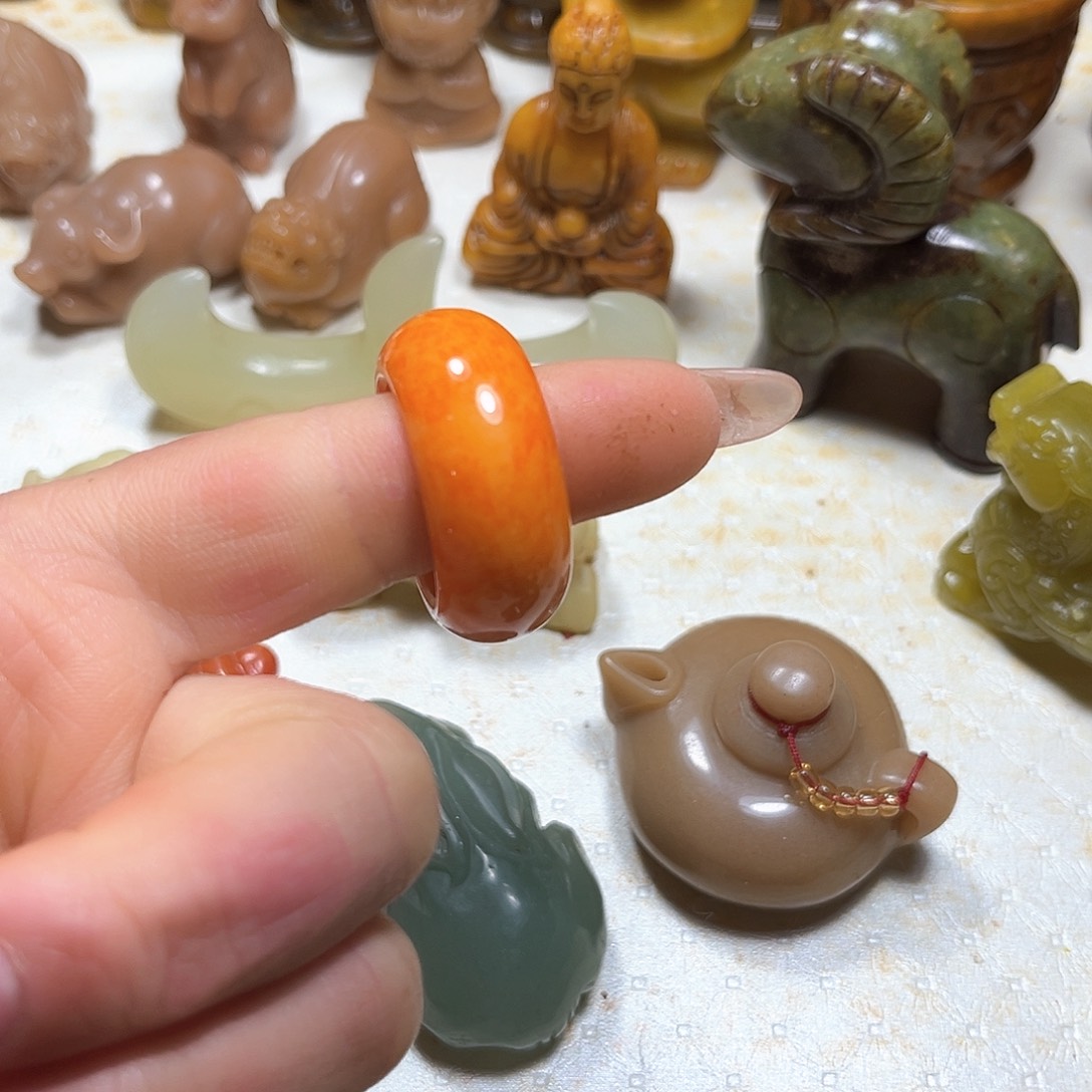 白玉菩提吊坠白玉菩提吊坠