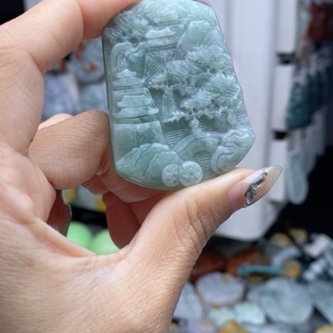 翡翠颈饰未镶嵌翡翠