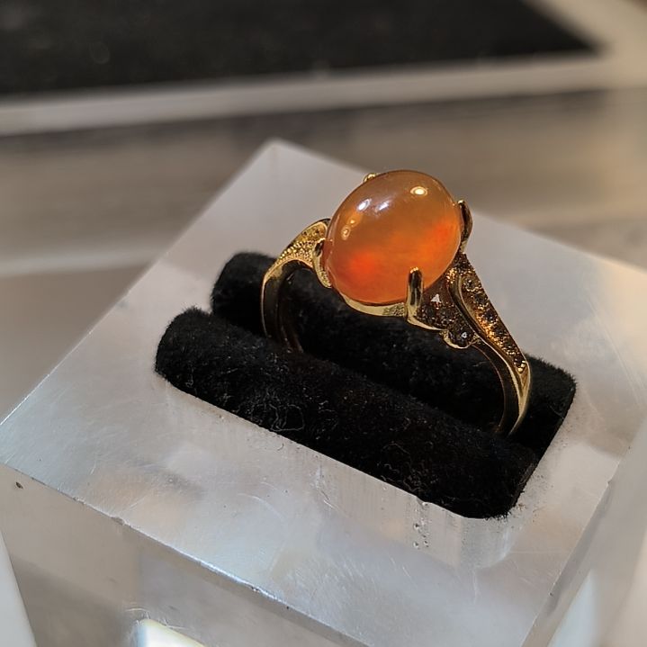 余***石英岩玉未镶嵌戒面