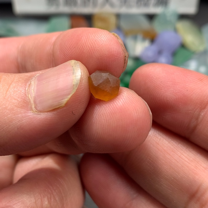 定制翡翠未镶嵌材料定制