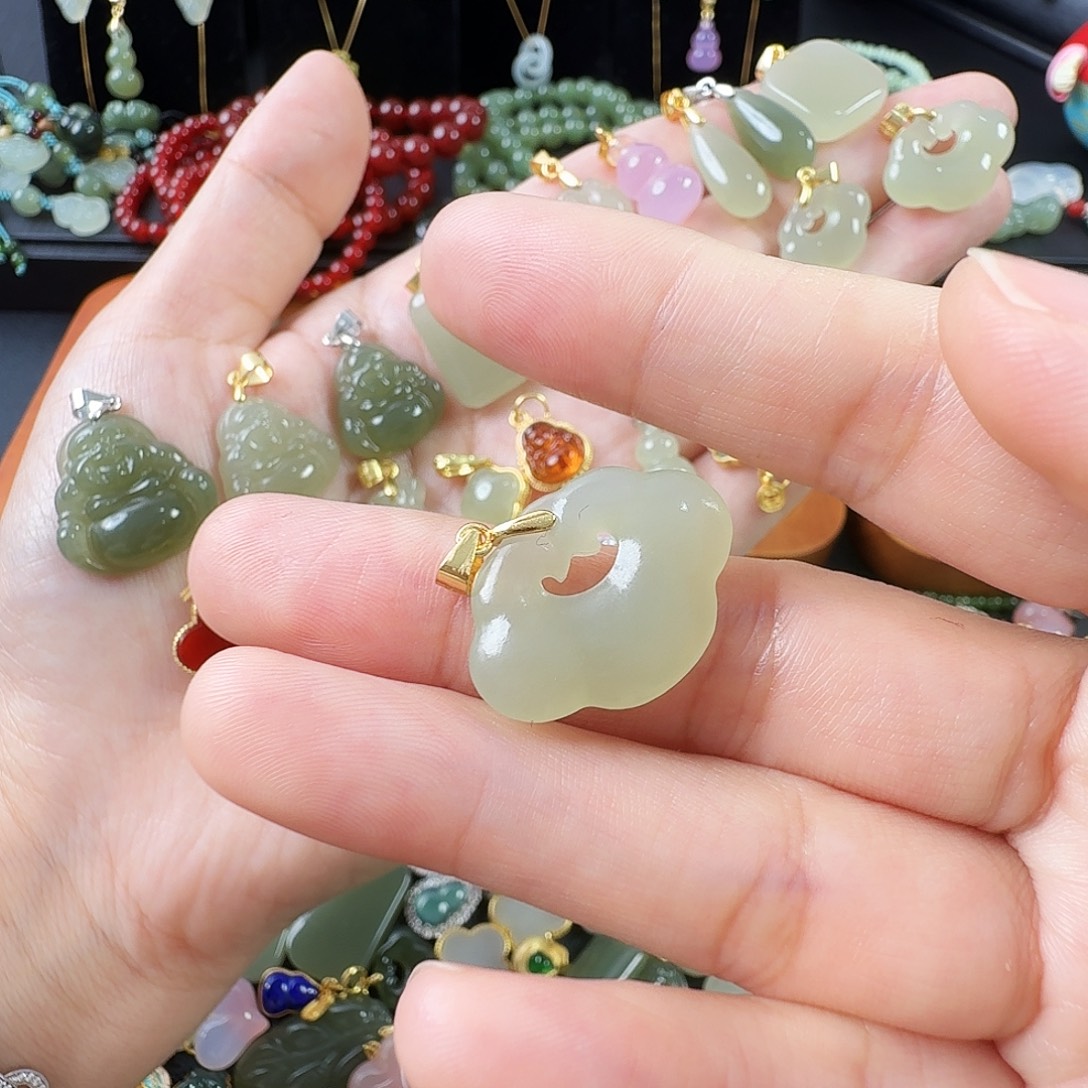 和田玉银S925镶嵌颈饰