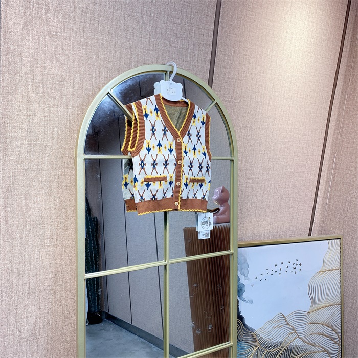 AB231    宝宝咖色拼接针织马甲