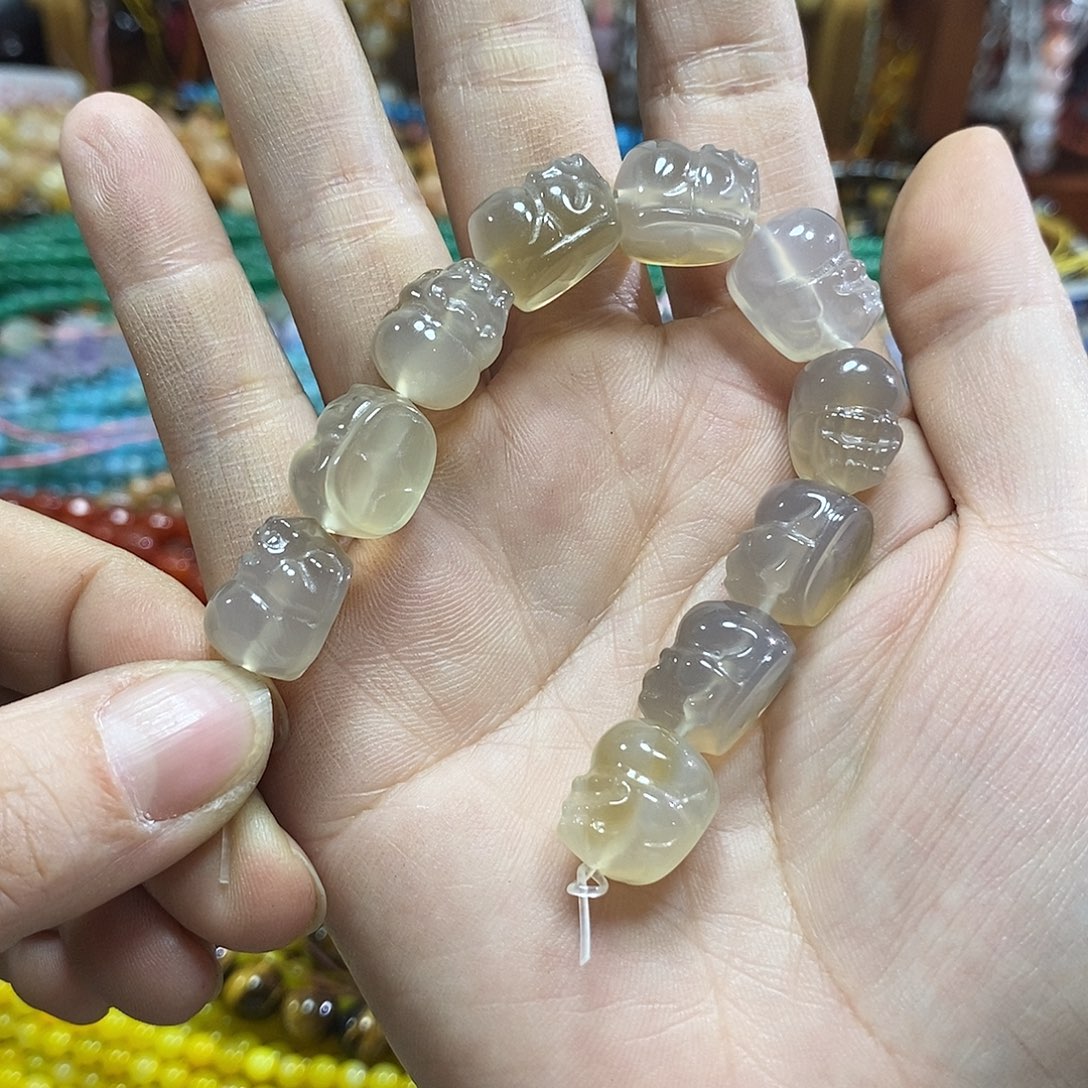 玛瑙/玉髓未镶嵌珠宝半成品灰玛瑙貔貅雕刻件卡12*14mm有10颗