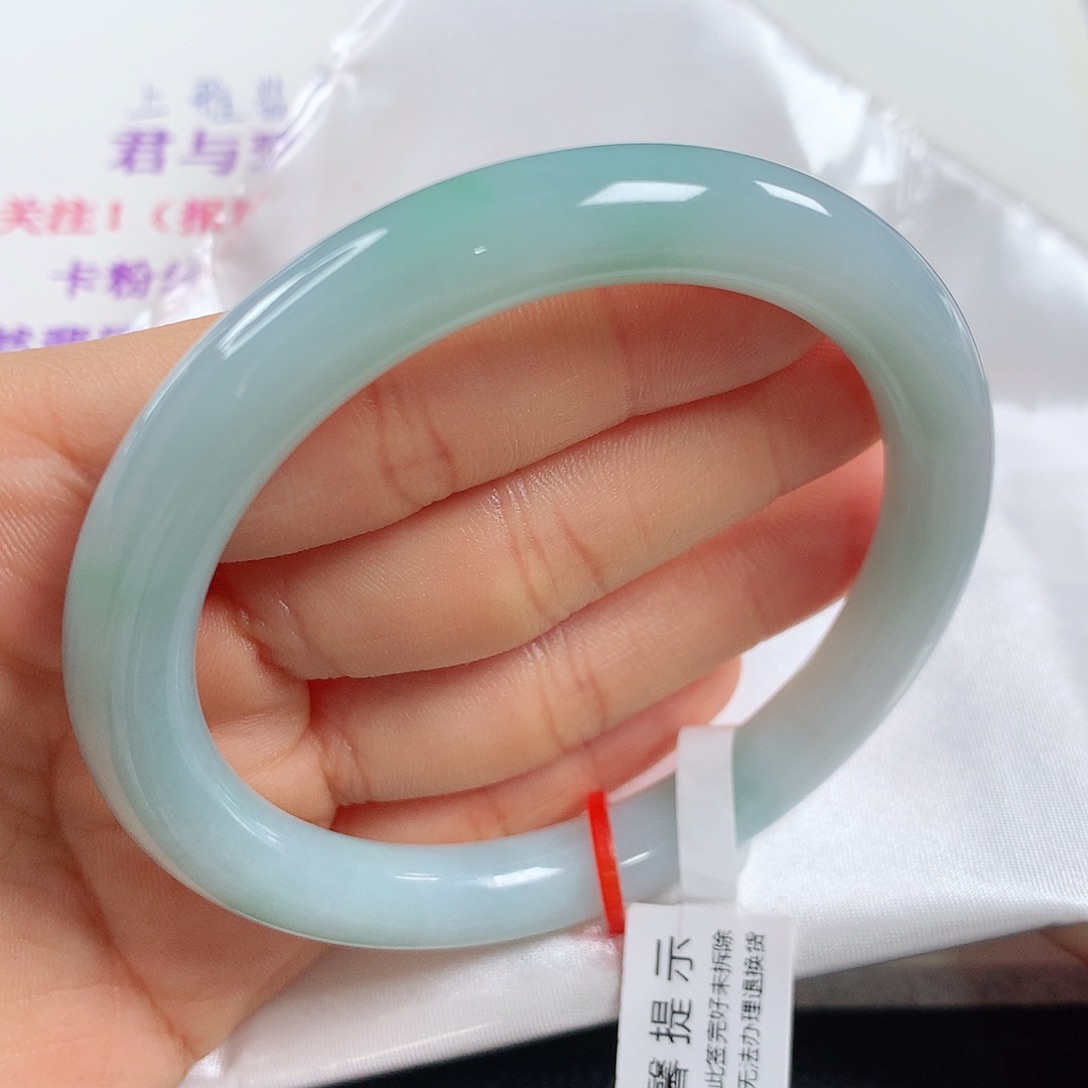 翡翠手镯未镶嵌蔓*君 圆条