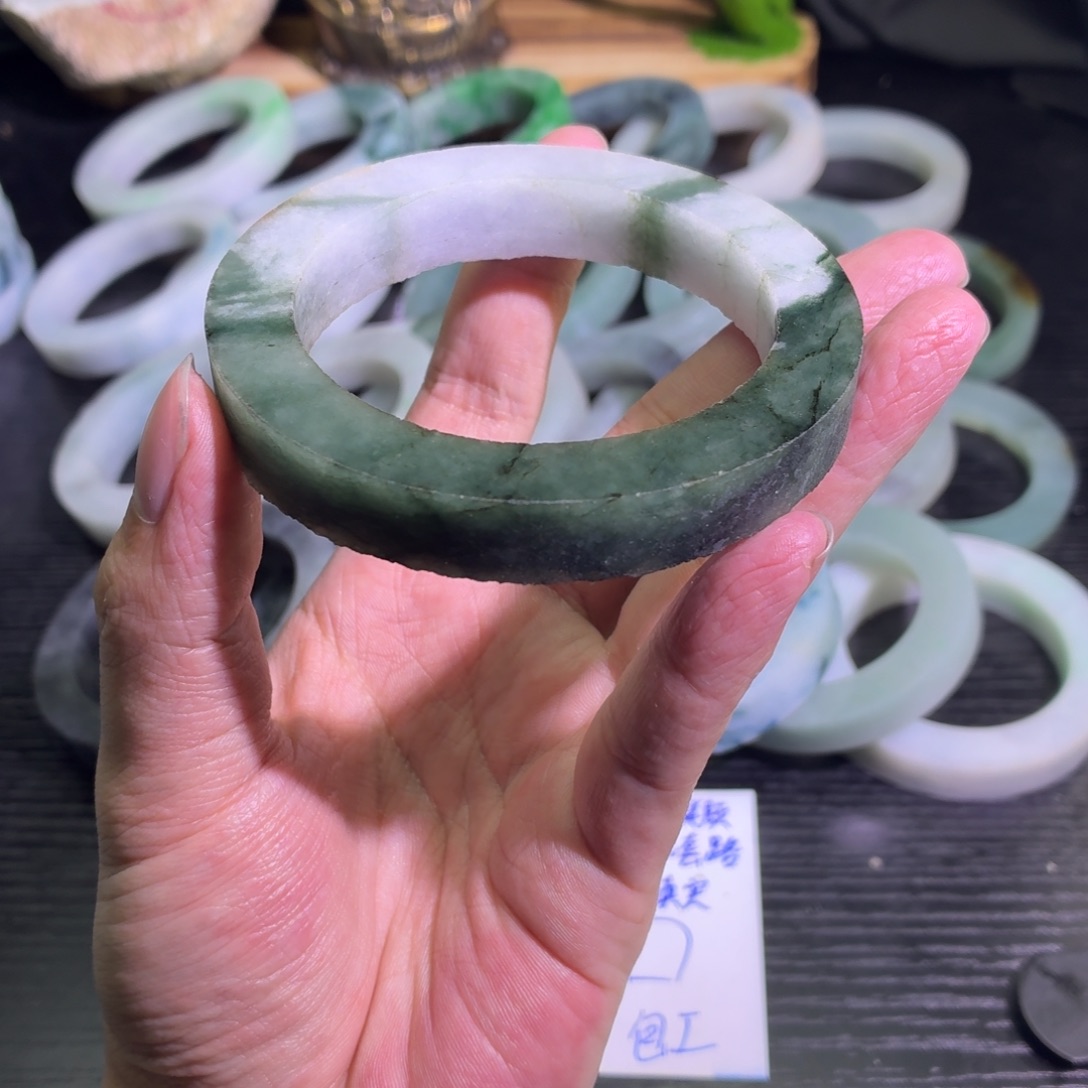 定制翡翠未镶嵌天然翡翠A货毛胚手镯定制