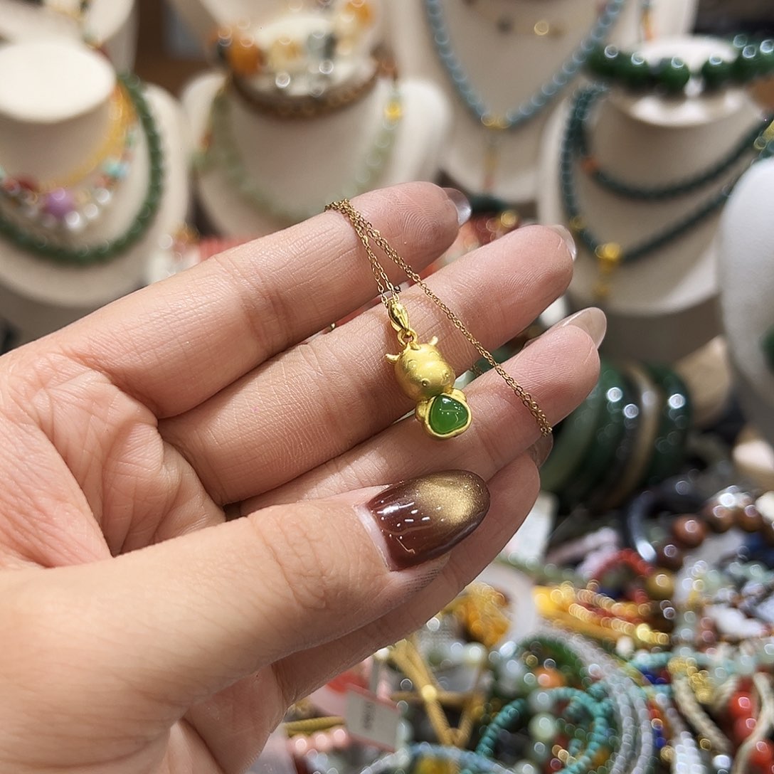 颈饰银S925镀金镶嵌和田玉（碧玉）兔**宝