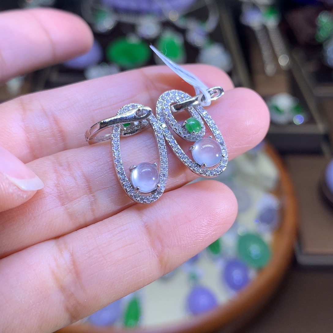 翡翠戒指18K金镶嵌翡翠