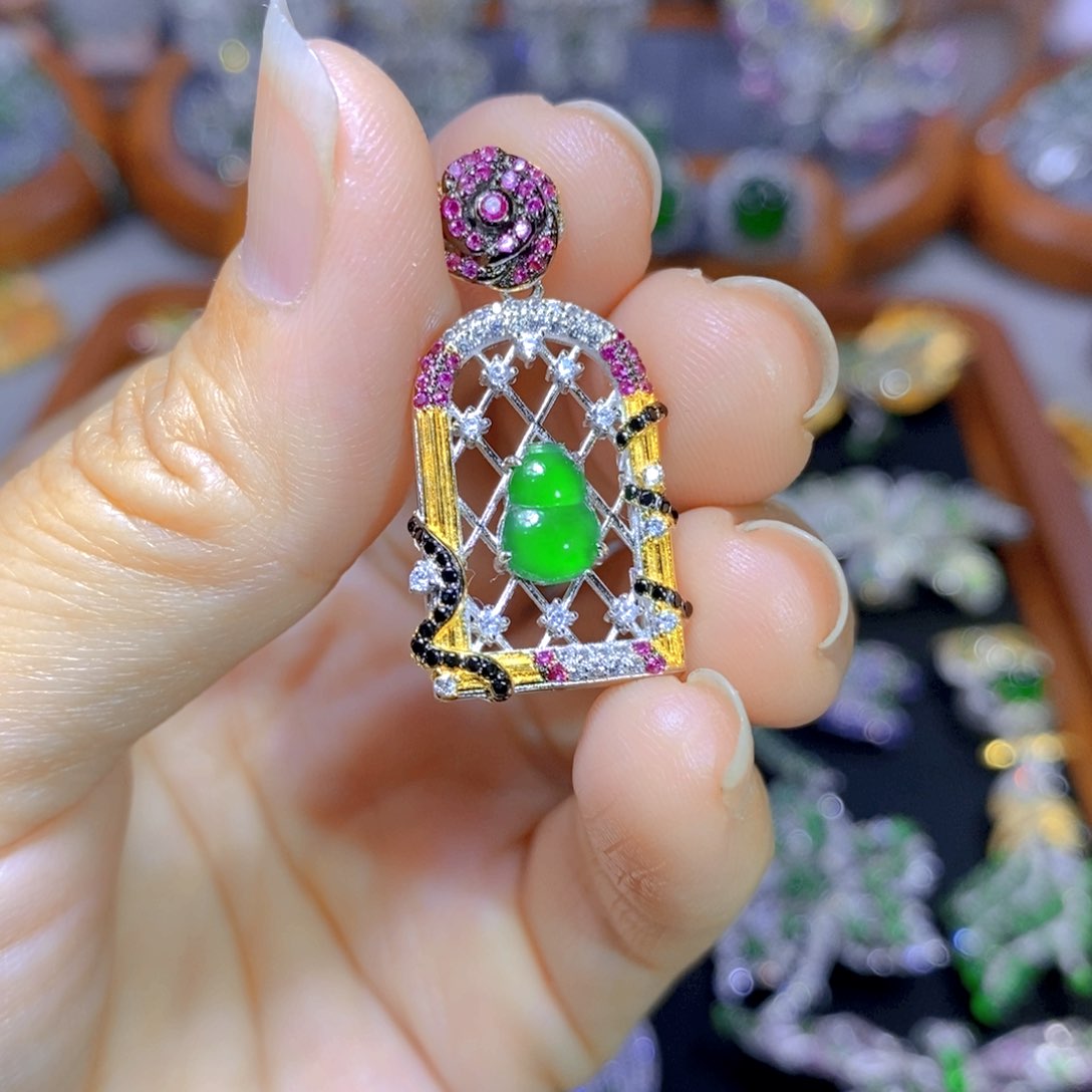 翡翠颈饰银S925镶嵌天然翡翠