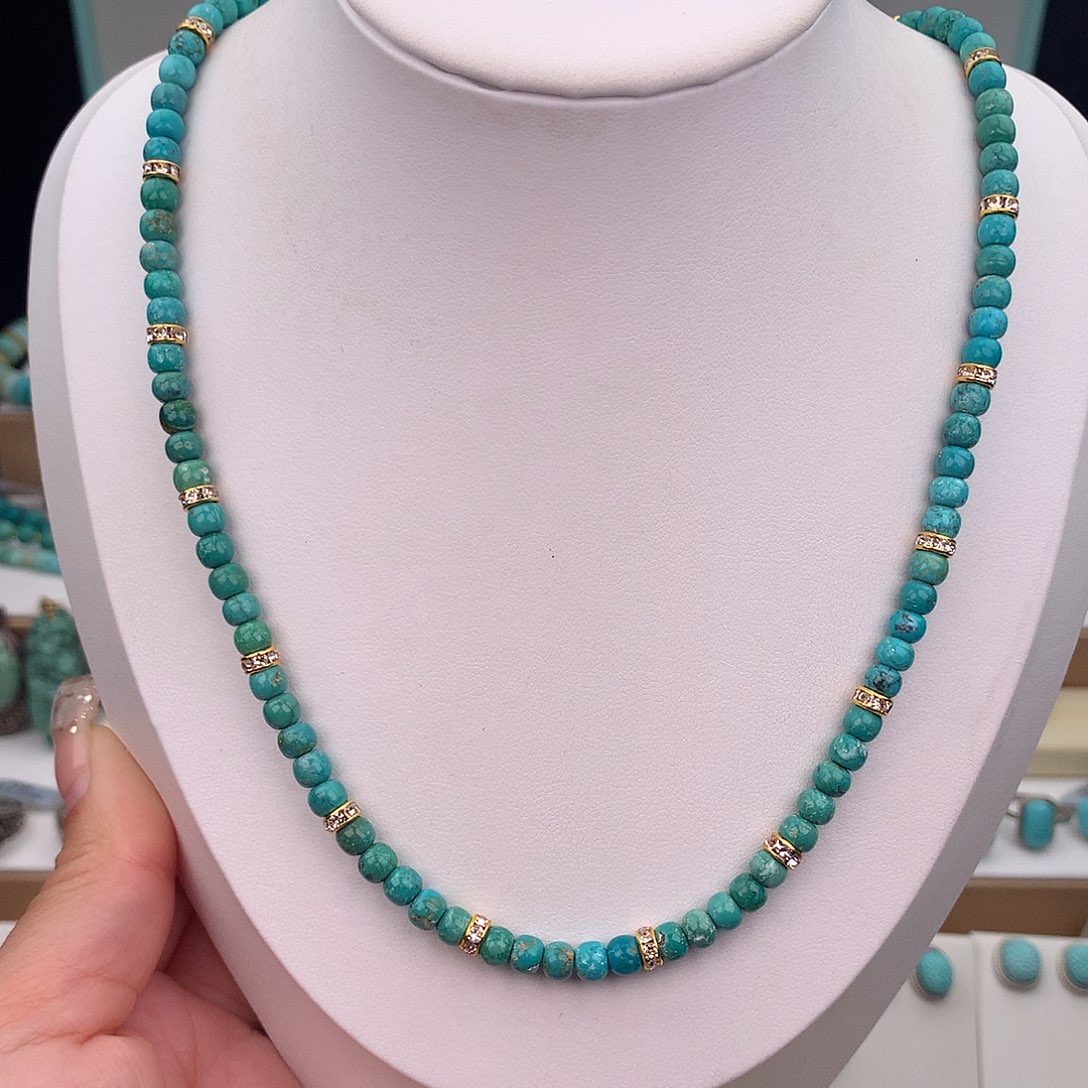 绿松石未镶嵌颈饰