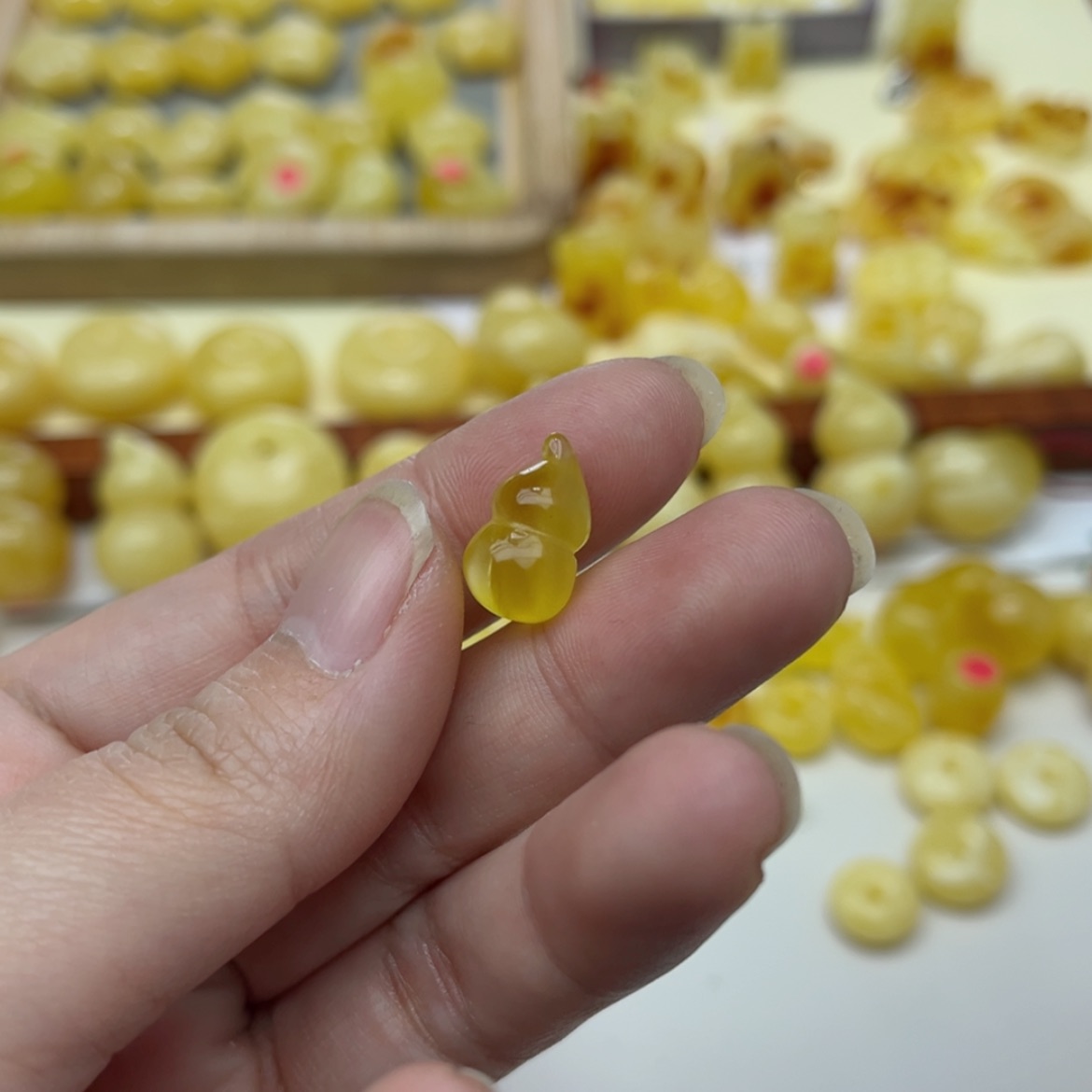 【闪购商品】蜜蜡裸石未镶嵌配饰