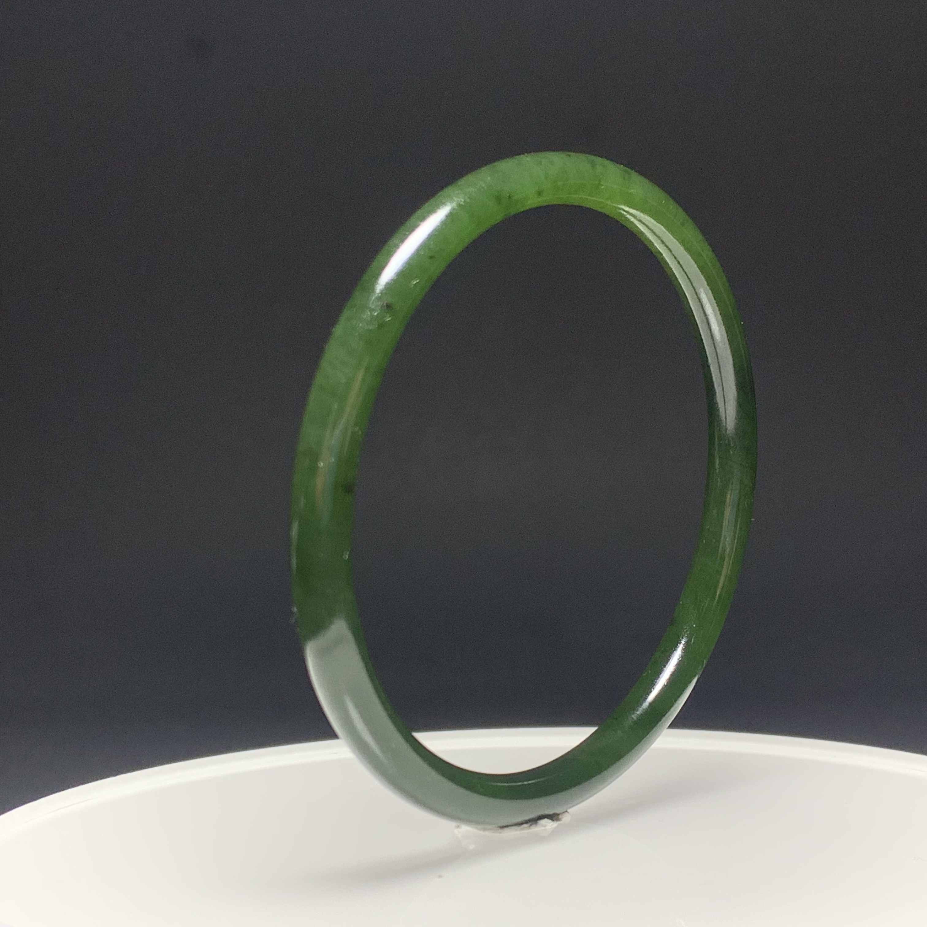 D2447珠宝玉石精选和田玉手镯