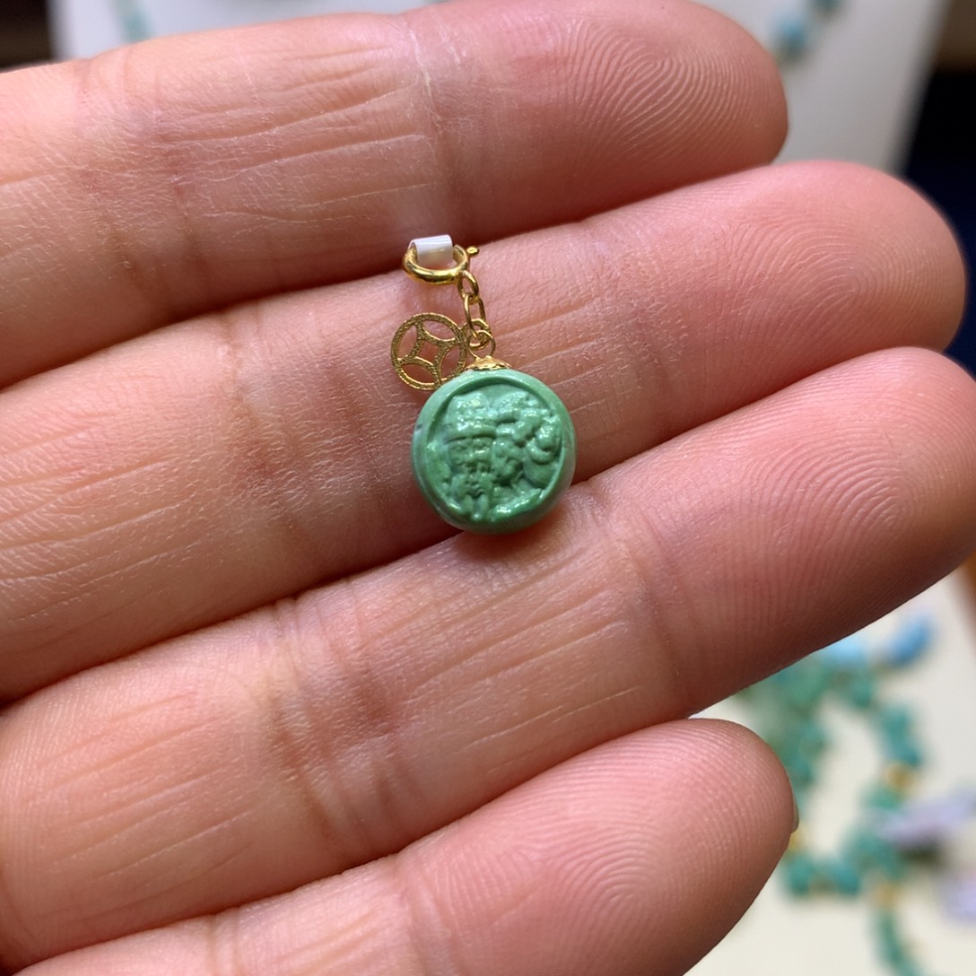 绿松石18K金镶嵌挂件