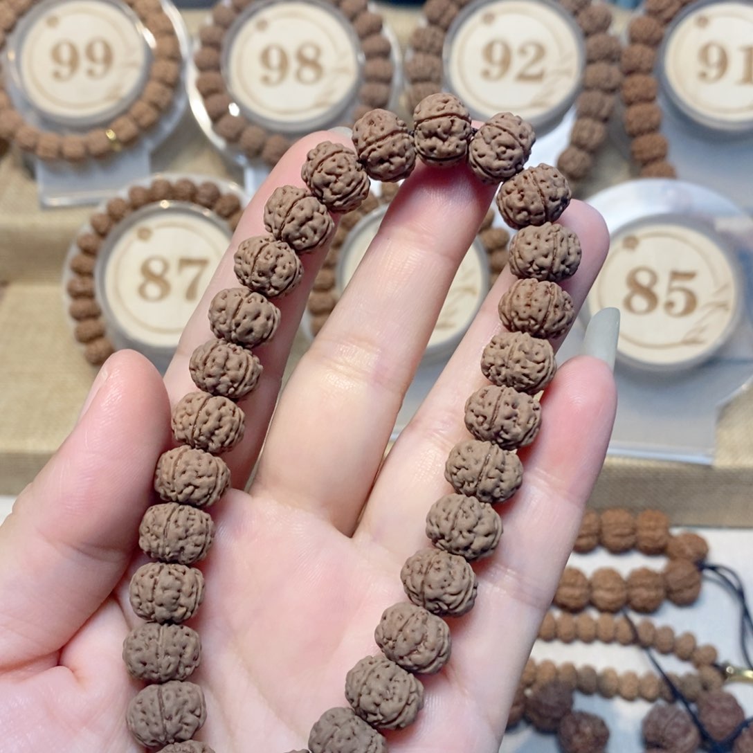 金刚菩提手串天*祥12+老树王小金刚手持