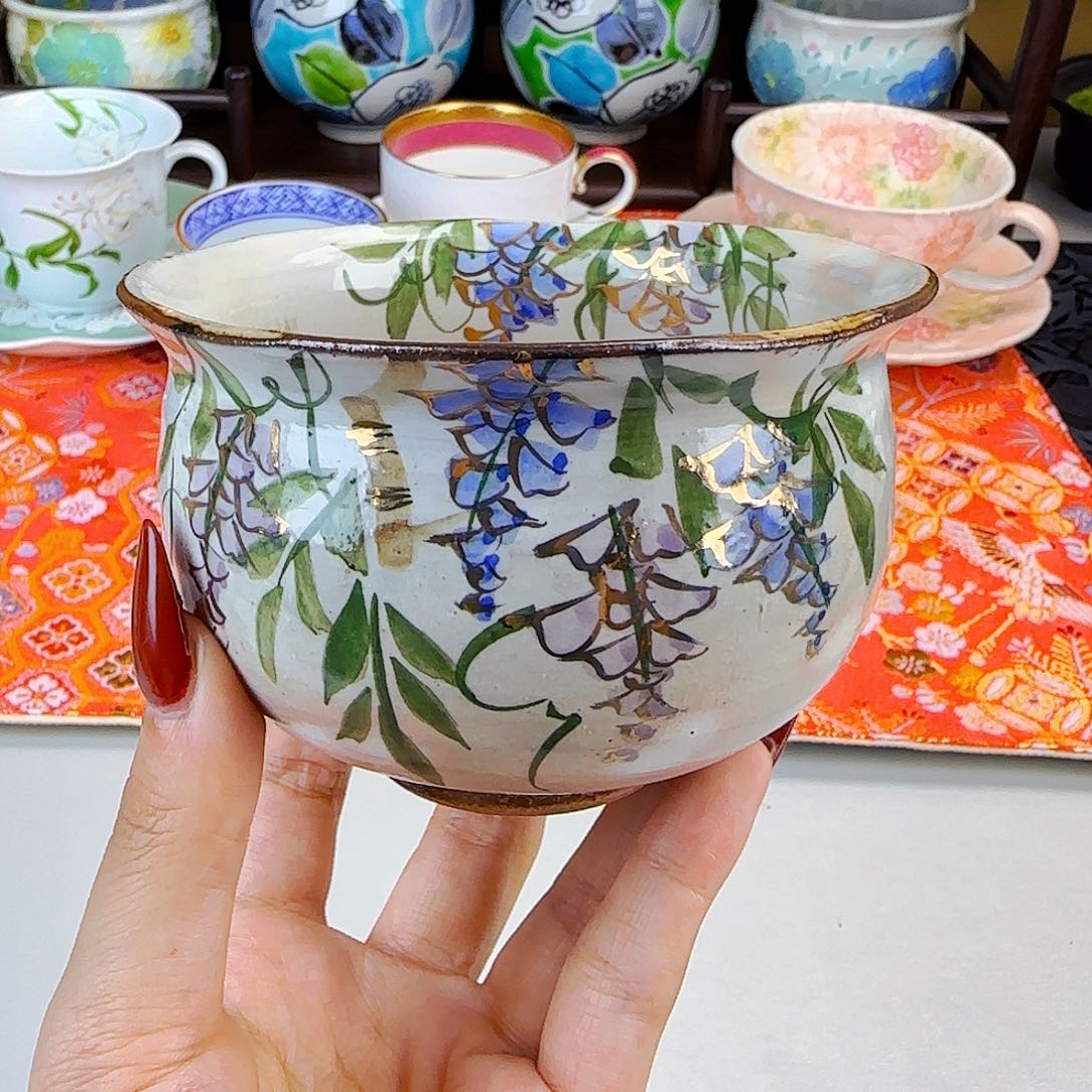 他家茶具瓷器真美！