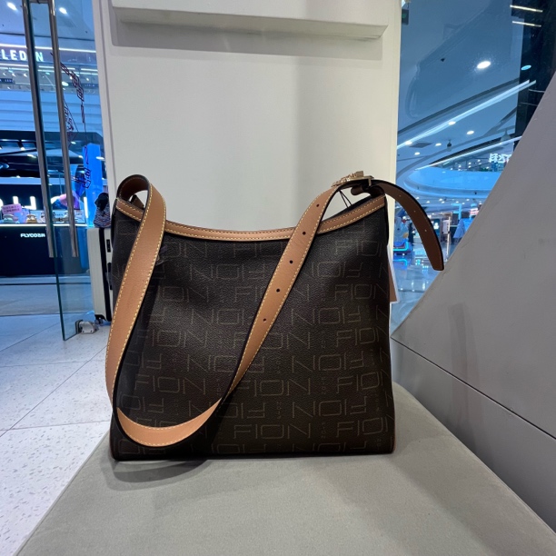 Fion/菲安妮托特包 2025新款大容量通 勤单肩斜挎包