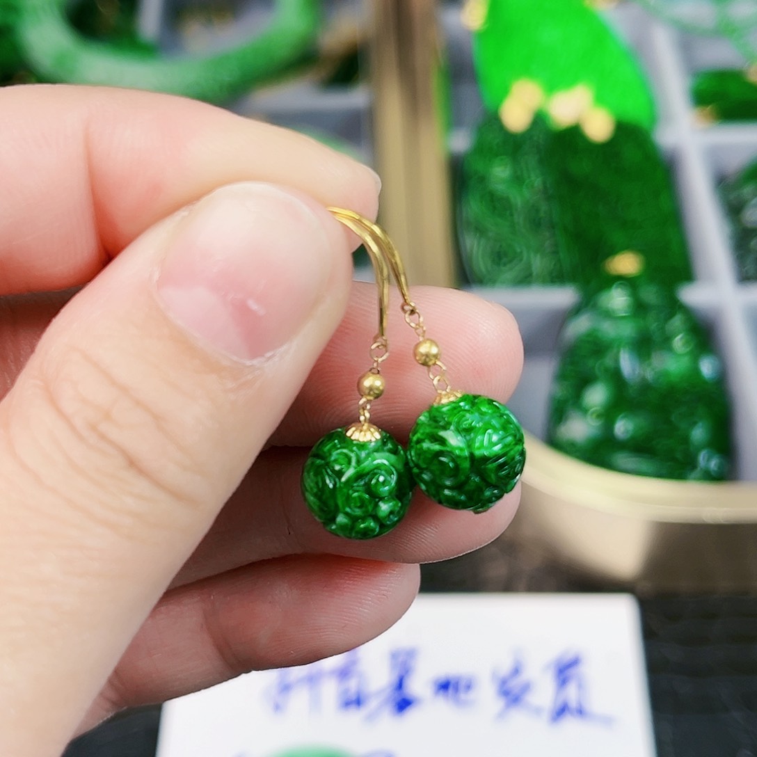 翡翠颈饰18K金镶嵌耳饰