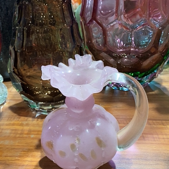 琉璃花瓶高15厘米口径2厘米