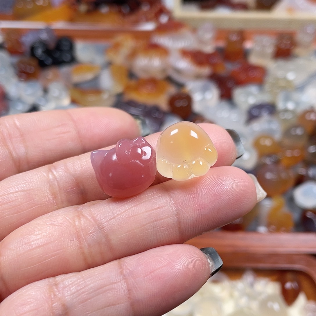 玛瑙/玉髓颈饰未镶嵌心****争