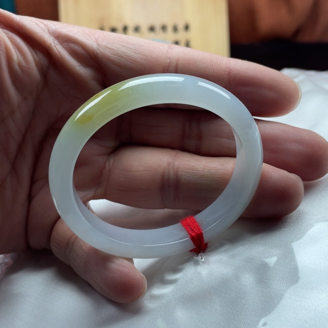 翡翠手镯未镶嵌53.5糯冰黄翡贵妃