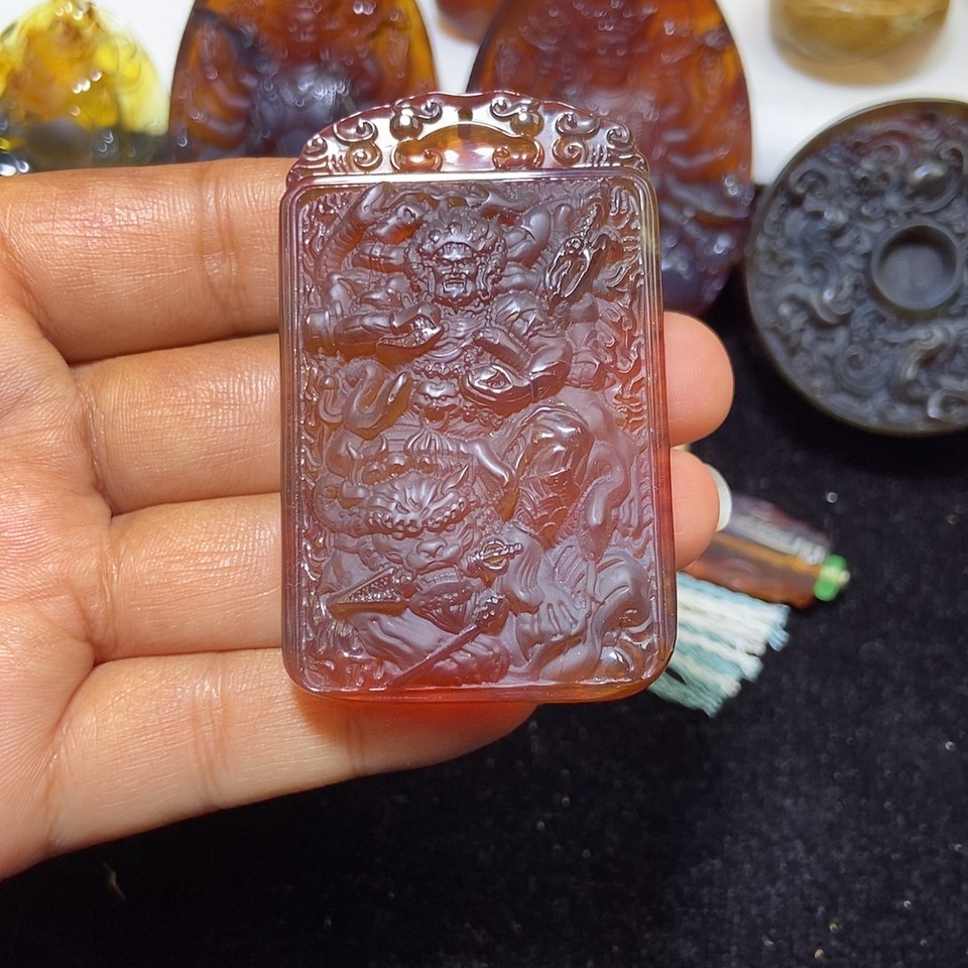琥珀未镶嵌颈饰缅甸天然琥珀吊坠