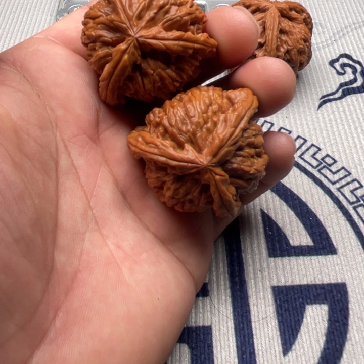 ^***、吊坠文玩核桃三棱