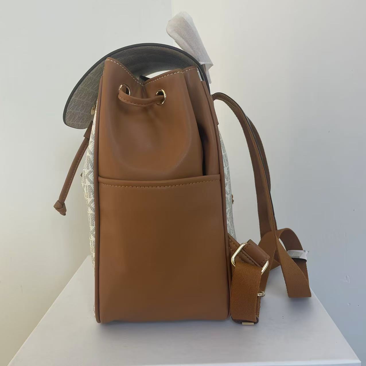 HM406  P25新款腋下单肩斜挎双肩包-1