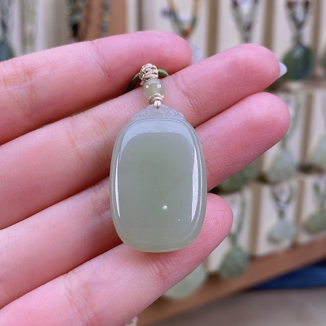 百***菜和田玉未镶嵌颈饰