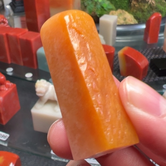 老挝石L****a金丝田料章